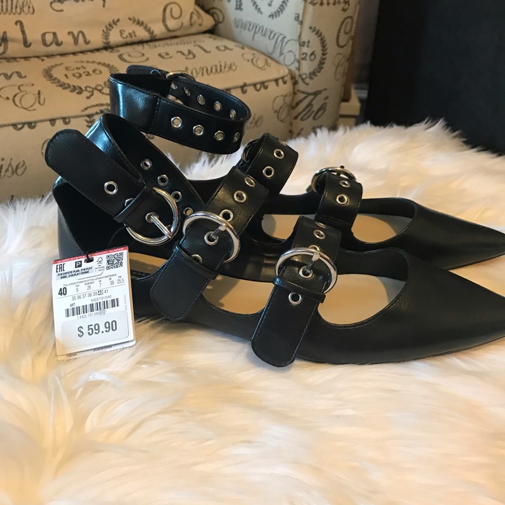 NWT Zara buckle flats size 9